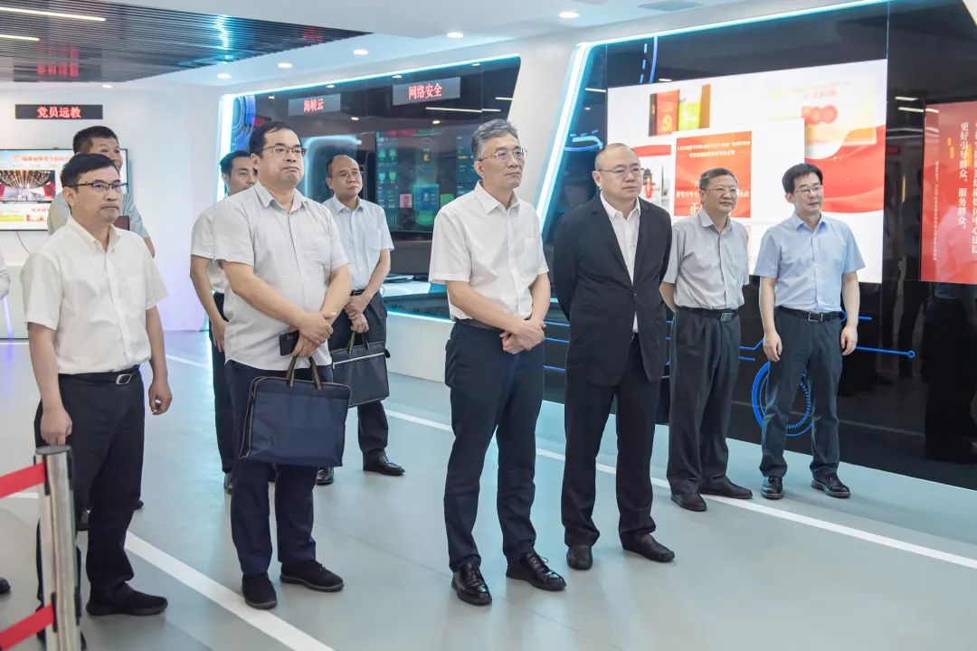 福建信管局一行到福建廣電網(wǎng)絡(luò)、中廣電移動(dòng)福建分公司調(diào)研廣電5G建設(shè)工作
