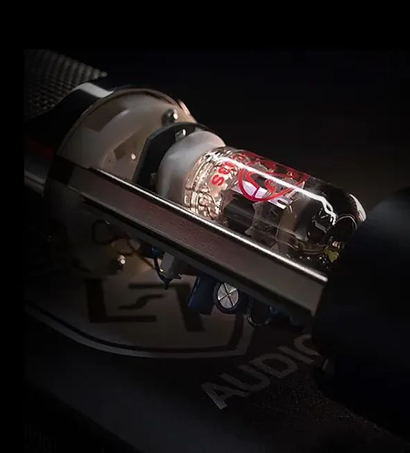 Lauten Audio LA-320 V2：獨(dú)立音樂人有他就夠，萬能且質(zhì)感爆表的電子管麥克風(fēng)